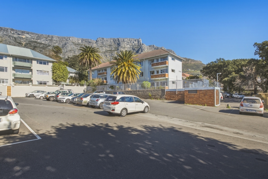 2 Bedroom Property for Sale in Oranjezicht Western Cape